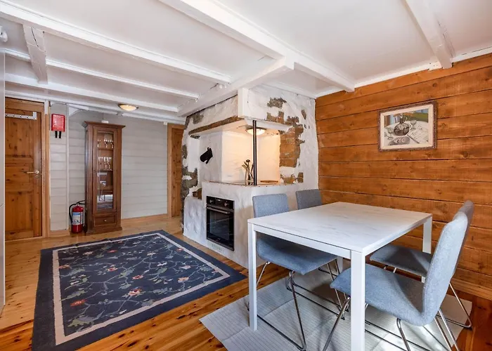 Historical In The Heart Of The Old Town דירה