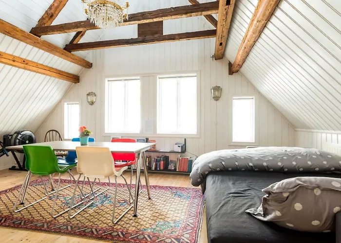 Historical In The Heart Of The Old Town דירה