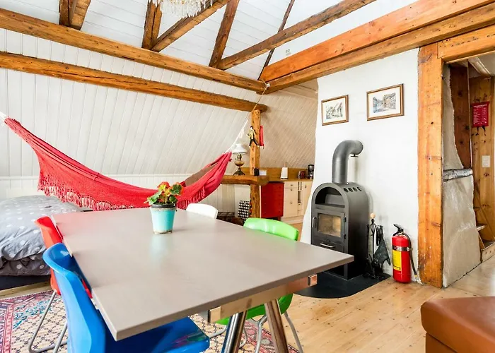 Historical In The Heart Of The Old Town 公寓